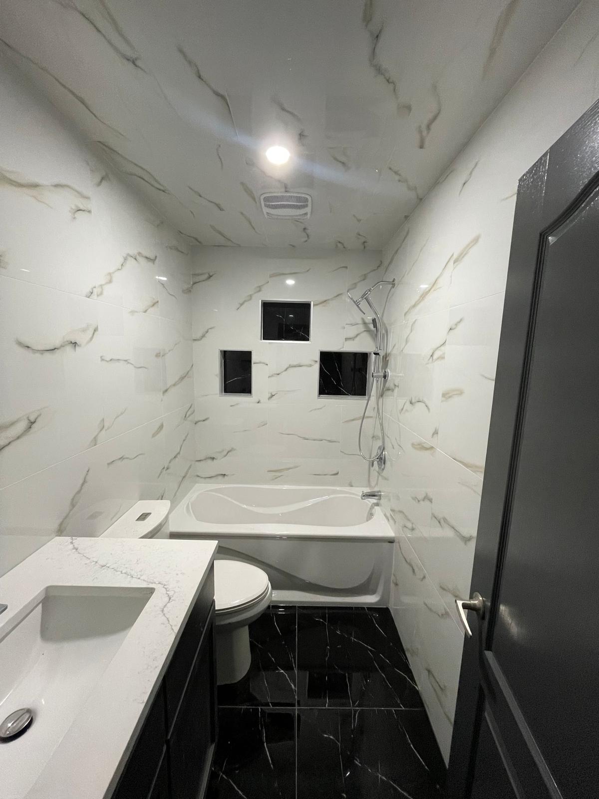 Soaker Tub & Rain Shower